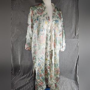 Victoria's Secret Women's White and Pink Robe One size fit all